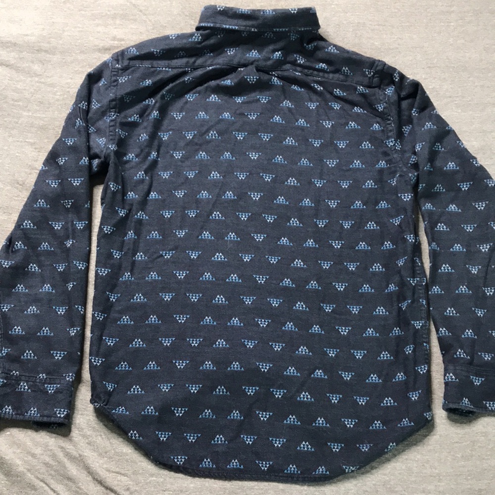 Old Navy Triangle Pattern Button Down - image 5